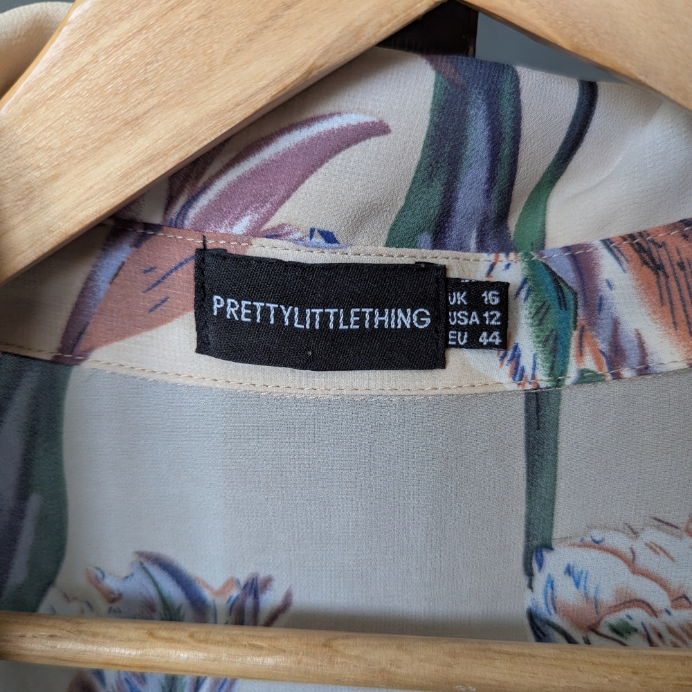 ๐ท Preloved PrettyLittle Things Plus Floral Tulip Oversized Blouse - Size 12 - Picture 8 of 16